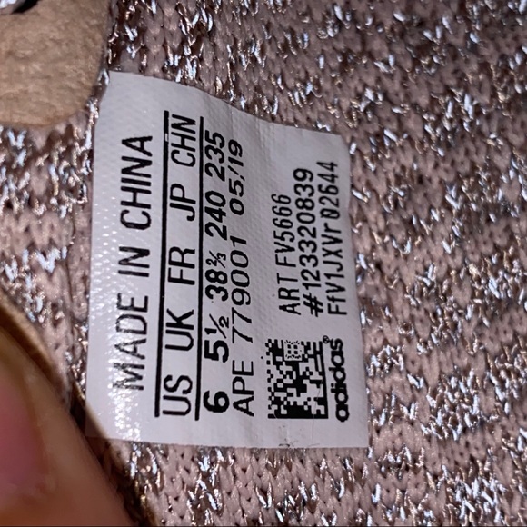 Yeezy Boost 350 V2 Synth - Picture 4 of 10